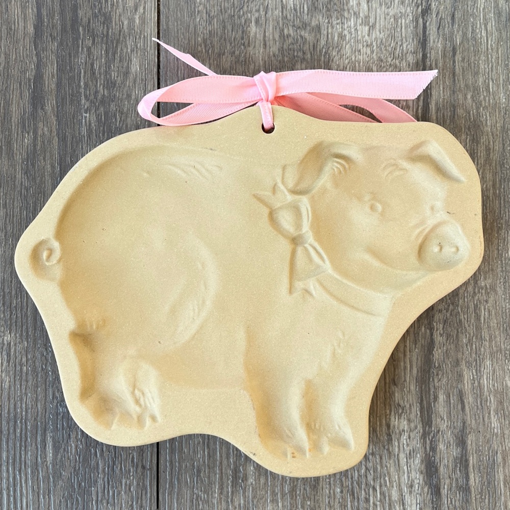 1986 Vintage Brown Bag Cookie Art Pig Mold cottagecore